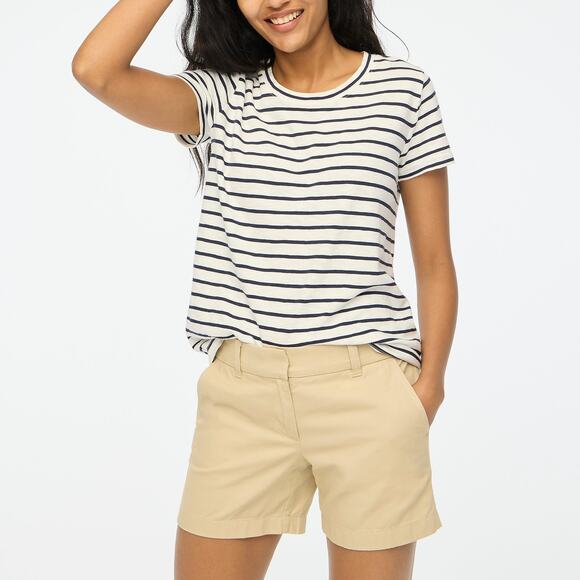 NWT J. Crew Women's 3 1/2" Classic Chino Shorts Flat Front Light Khaki Tan SZ 2 - Picture 1 of 10
